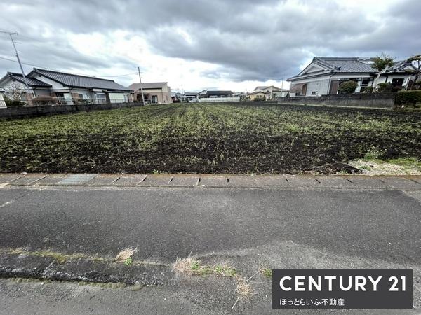 平坦な売地で建築条件ありません。