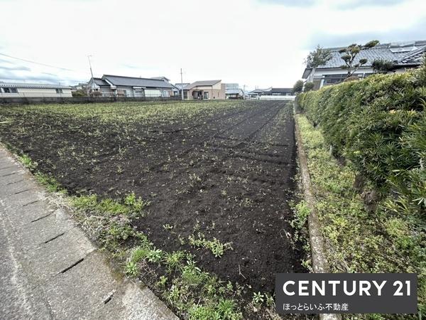 平坦な売地で建築条件ありません。
