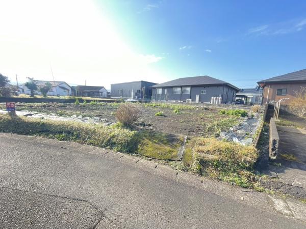 広々とした平坦地の売地です。