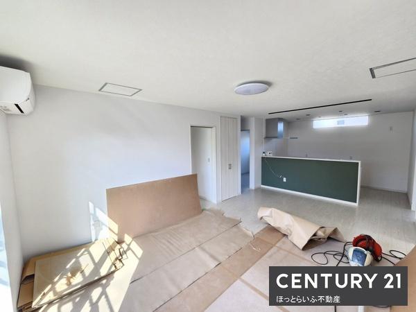 お子様が安心して遊べる庭がついた新築建売です