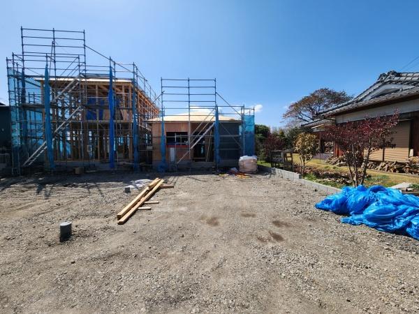 静かな環境でお子様も安心して遊べる物件です