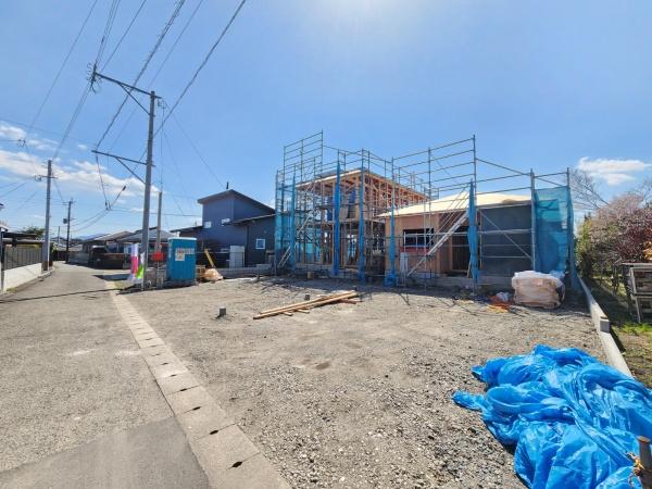 静かな環境でお子様も安心して遊べる二階建ての物件です
