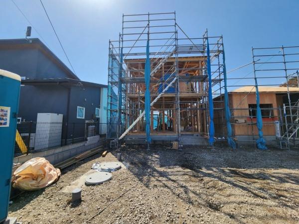 静かな環境でお子様も安心して遊べる二階建ての物件です