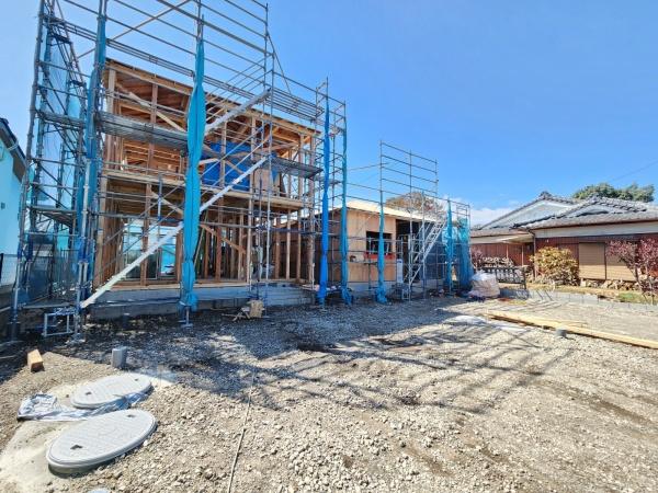 静かな環境でお子様も安心して遊べる二階建ての物件です
