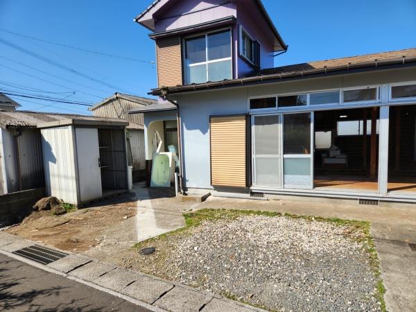 静かな場所に５２坪の解体更地の土地が出ました