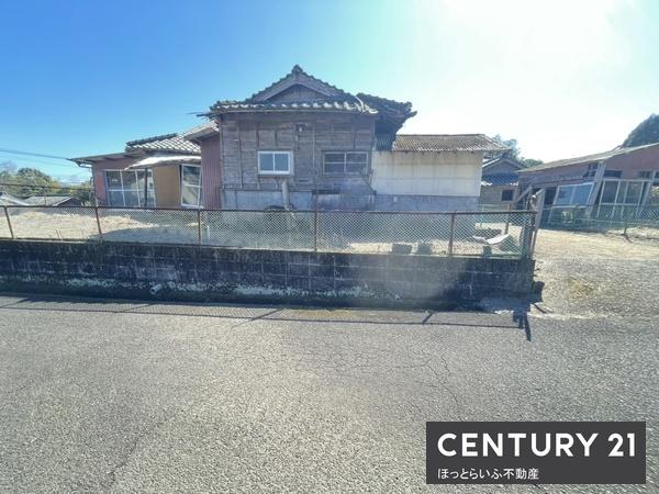 広々とした敷地を活かした住まいを提案します。