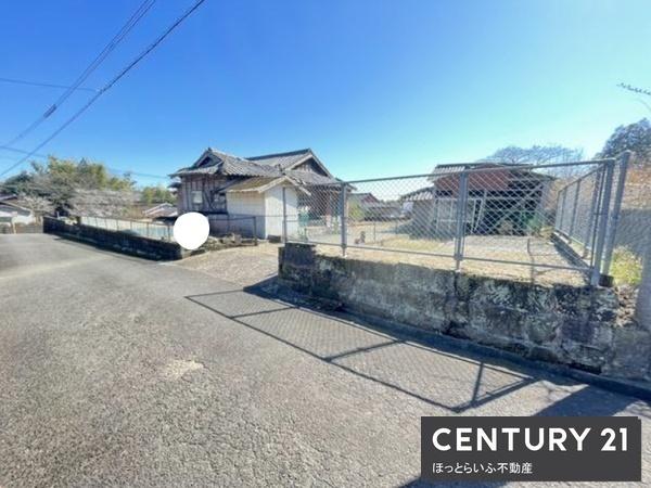 広々とした敷地を活かした住まいを提案します。