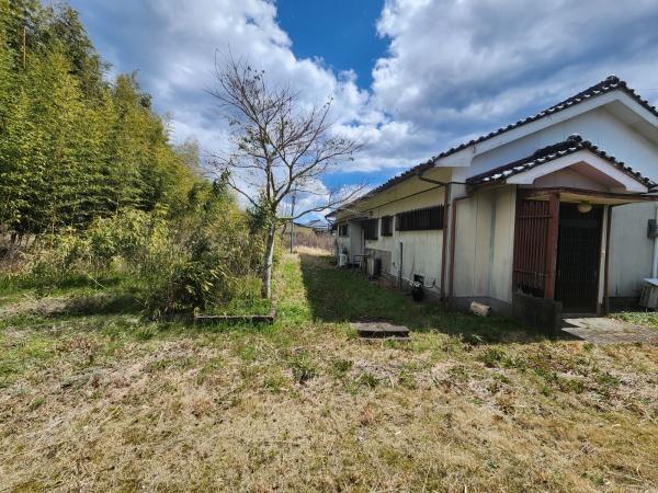 静かな環境に広い土地が出ました