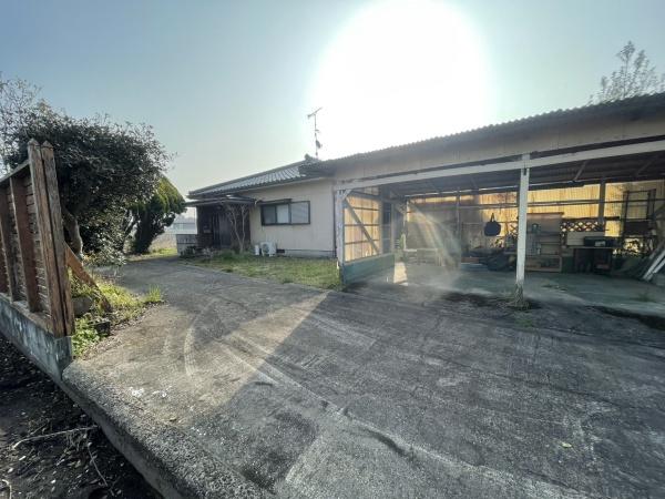 3LDK平屋の中古戸建です。