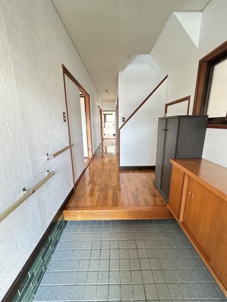 小学校近くの中古物件です