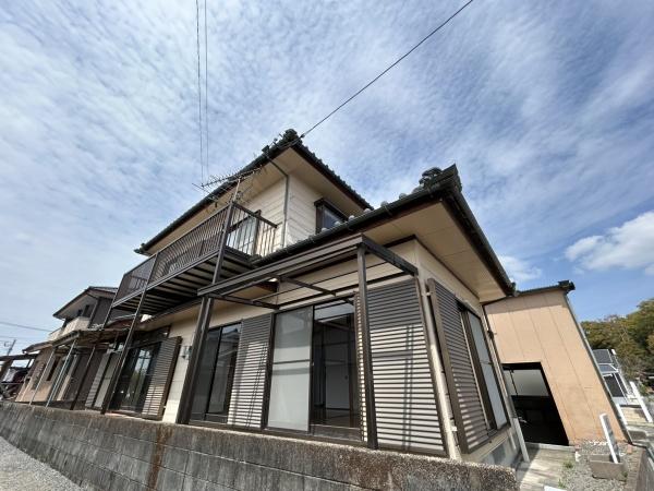小学校近くの中古物件です