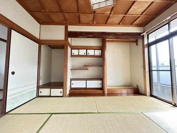 小学校近くの中古物件です