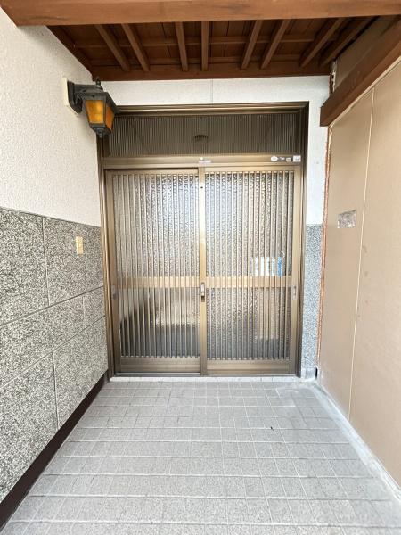 小学校近くの中古物件です