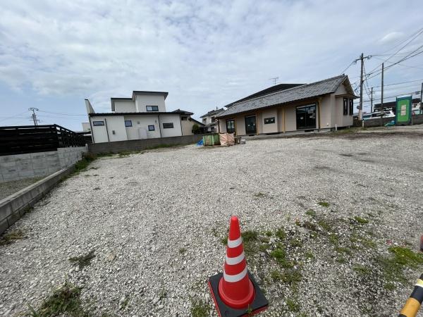 建築条件付きですが日当たりのいい場所です