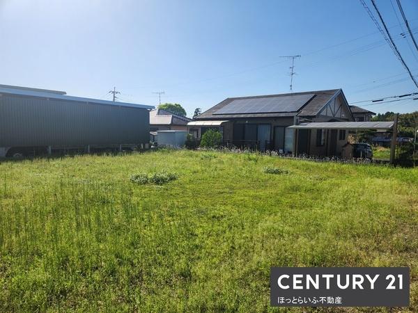敷地の広さを活かして理想の住まいをご検討いただける物件です