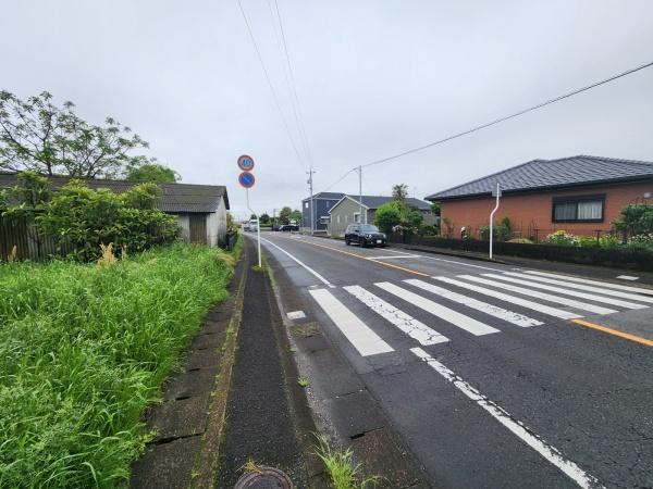 医療機関やスーパーまで徒歩圏内の立地にある土地です