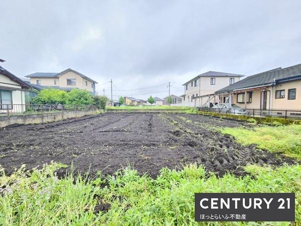通学・買い物に便利な立地に位置する土地です
