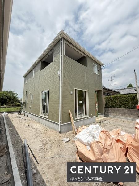 部屋数が多くお出かけにも便利な立地の新築物件です