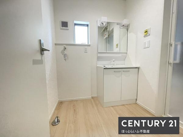 お買い物に便利な立地に新築平屋建てが登場します