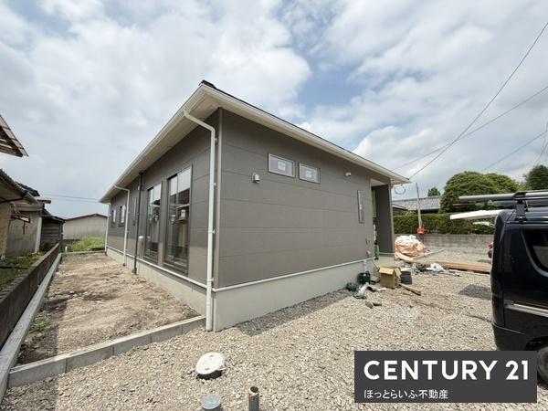 お買い物に便利な立地に新築平屋建てが登場します