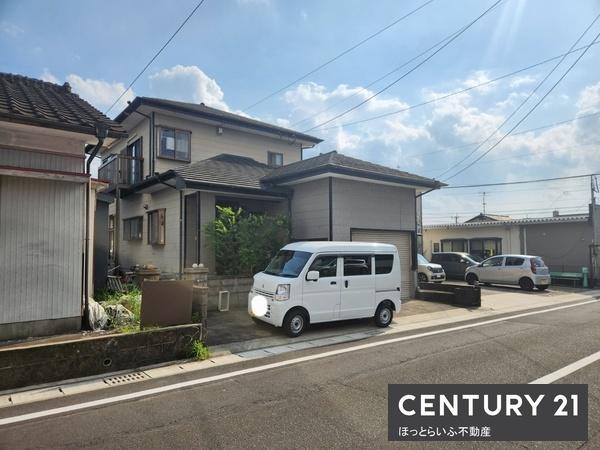 駅近で暮らしが変わる中心地近接ガレージ付きの一邸