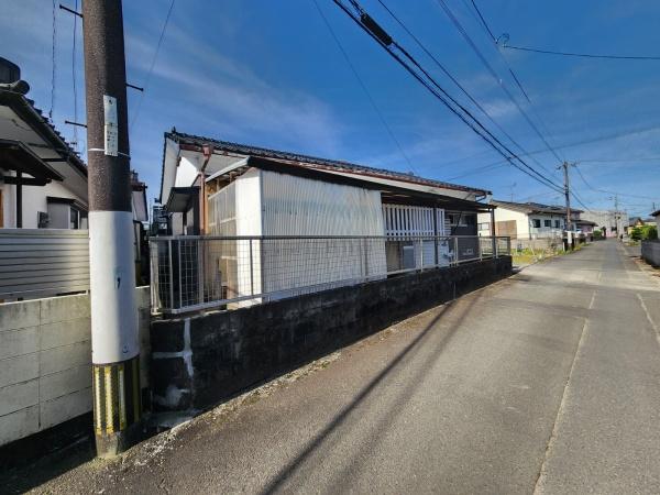 徒歩圏内にお店のある便利な立地の土地です