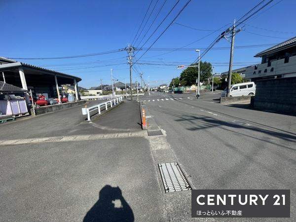 高速道路へのアクセスも良好な立地にある事務所です
