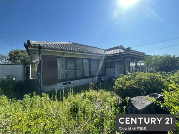 五十市小学校まで歩いてすぐ　好立地にある中古住宅です