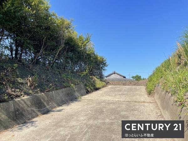 のどかな雰囲気の中にある広大な土地です