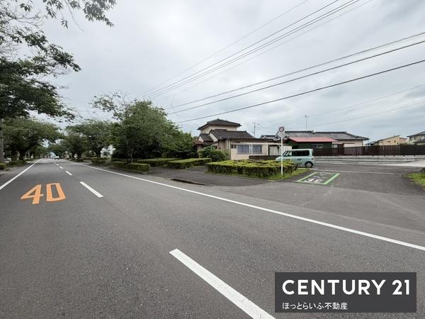 小中学校まで歩いてすぐの立地にある宅地です
