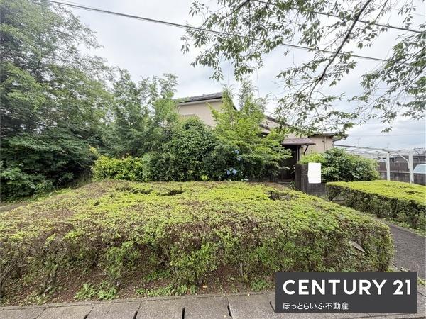 小中学校まで歩いてすぐの立地にある宅地です