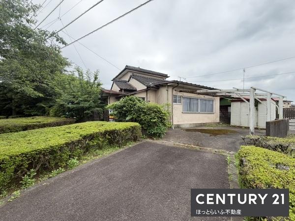小中学校まで歩いてすぐの立地にある宅地です