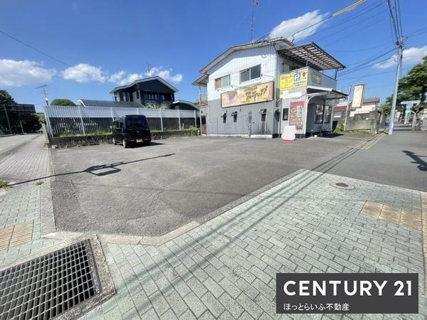 大通りにある視認性の店舗付き土地です