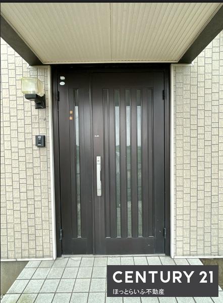 広々間取り且つ学校近くで利便性の高い中古物件です
