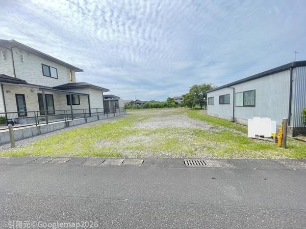静かな場所に304坪の分割可能の土地がでました