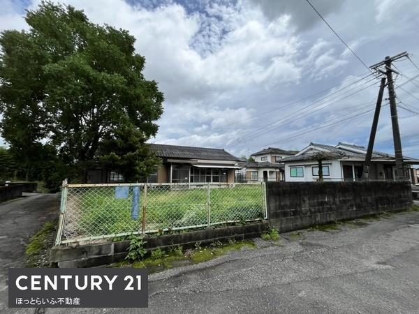 閑静な住宅街に佇む広々とした土地です