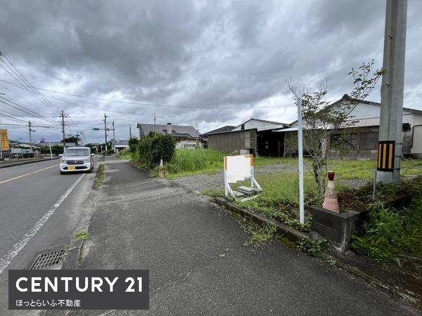小学校近くに土地が出ました