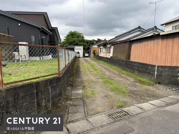 鷹尾三丁目の物件のご紹介です　土地としてもご活用できます