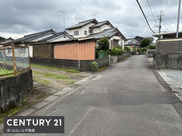 鷹尾三丁目の物件のご紹介です　土地としてもご活用できます