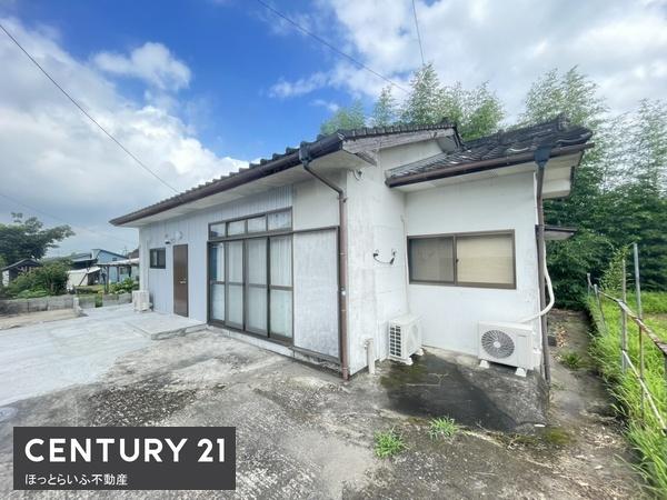 広々としたした空間で憩いの時間を楽しめる中古物件です