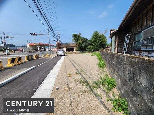269号線沿いに資材置き場等に利用できる土地が出ました