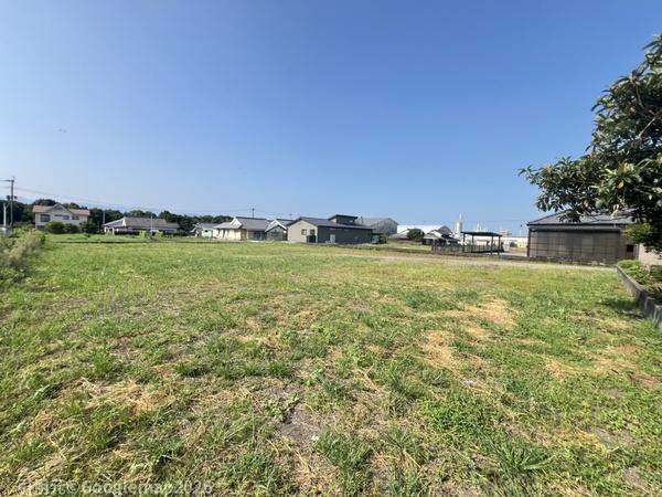 ゆったりした敷地の土地です