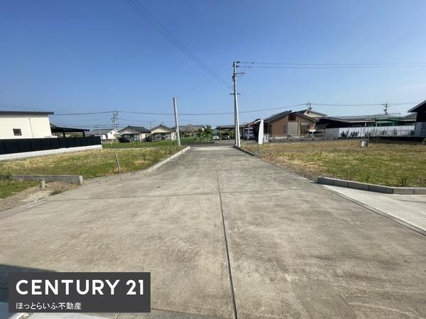 カーポート完備　家事導線の整った物件です