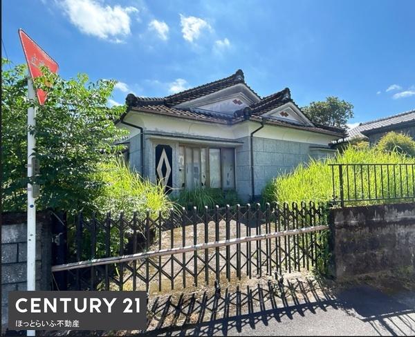 通り沿いに面した広々とした間取りの中古です