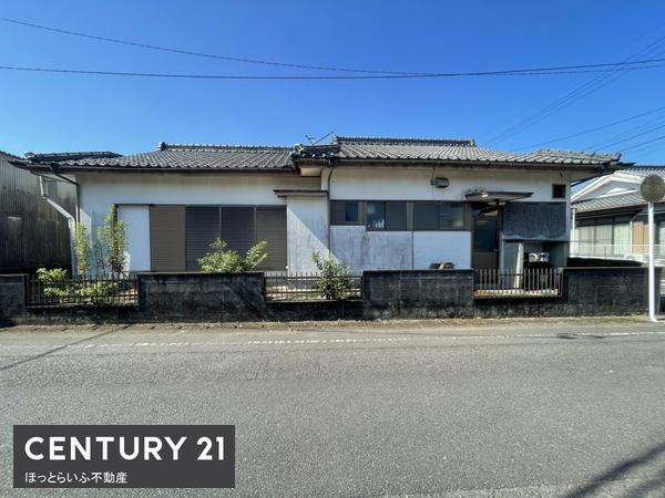 街の中心地に近い場所で利便性がいい中古住宅です