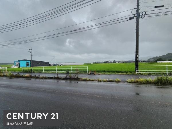 通り沿いに事業用にお勧めの土地が出ました