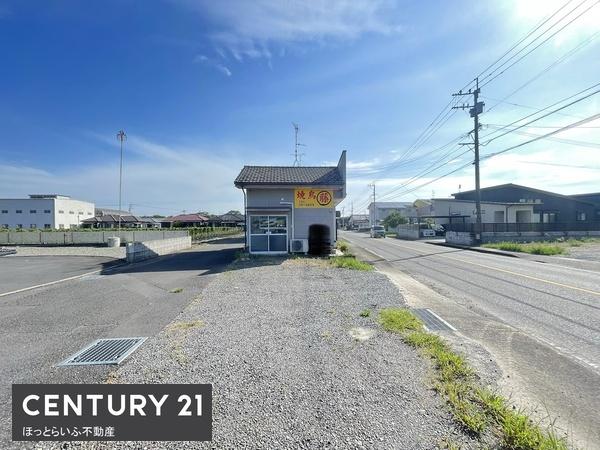 高速道路乗り口近くに焼き鳥屋さん跡店舗が登場しました