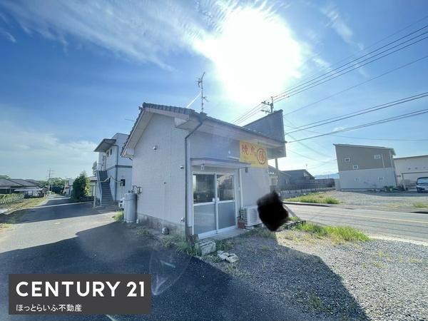 高速道路乗り口近くに焼き鳥屋さん跡店舗が登場しました