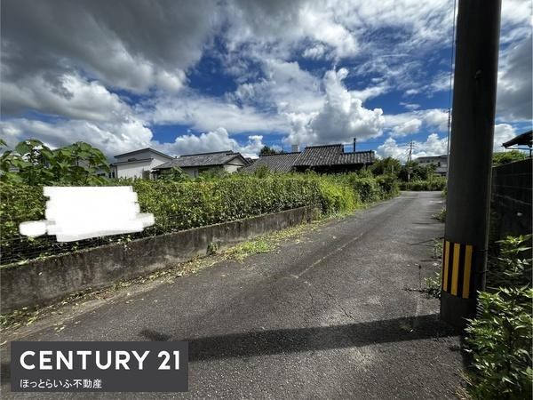 祝吉中学校すぐ近く　暮らしに便利な立地に位置する土地です