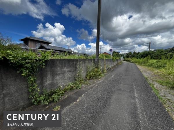 人気エリアの角地に広々とした土地が登場しました